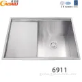 CUPC Handmade Kitchen Sink SUS 304 Stainless Steel Handmade Kitchen Sink Supplier